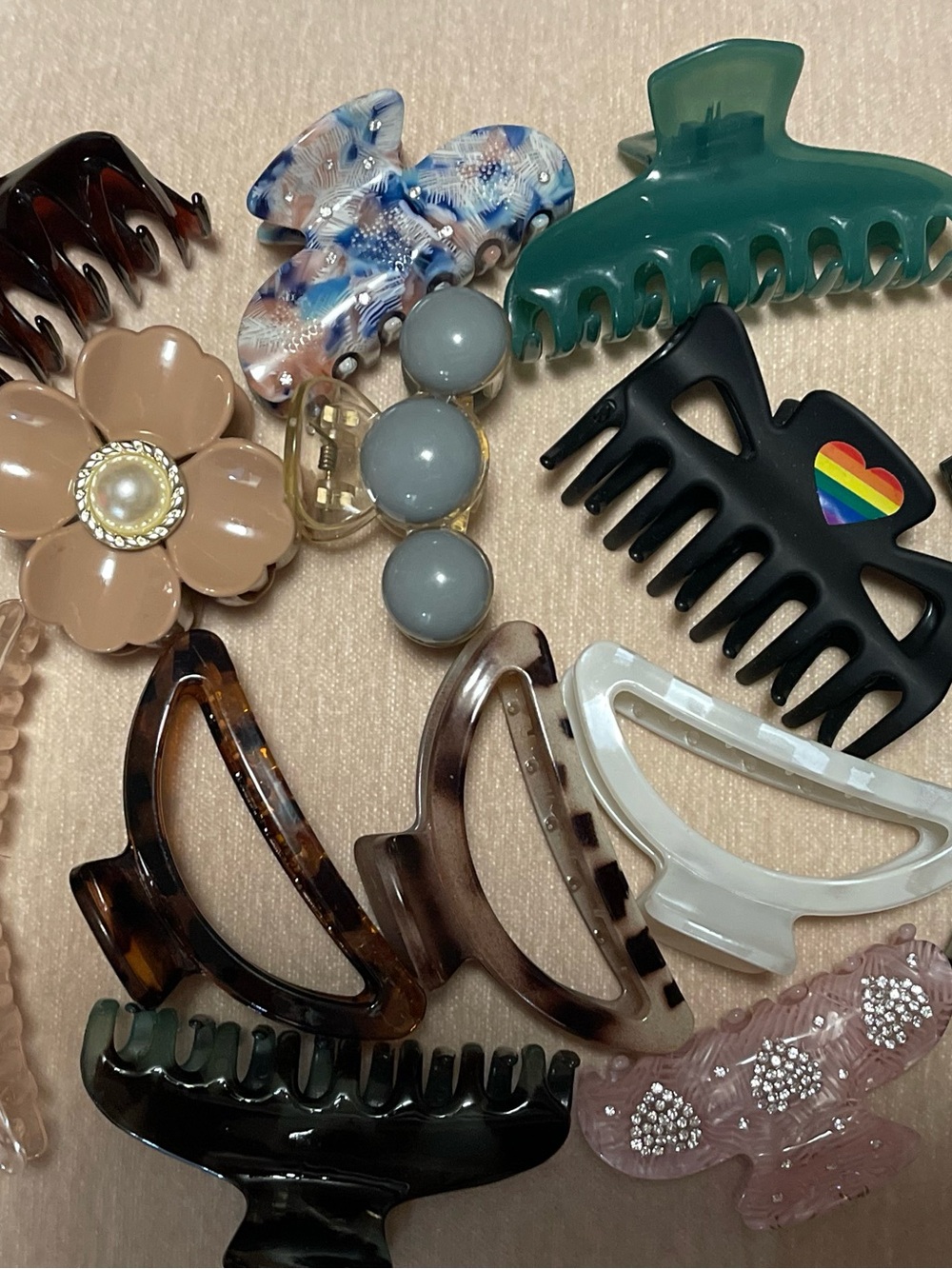 Assorted Women's Hair Claw Clips - Mixed Colors